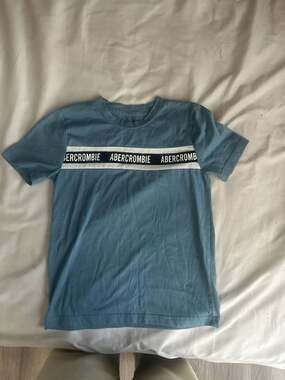 Abercrombie Kids Blue Logo Stripe Graphic T-Shirt Size 7/8